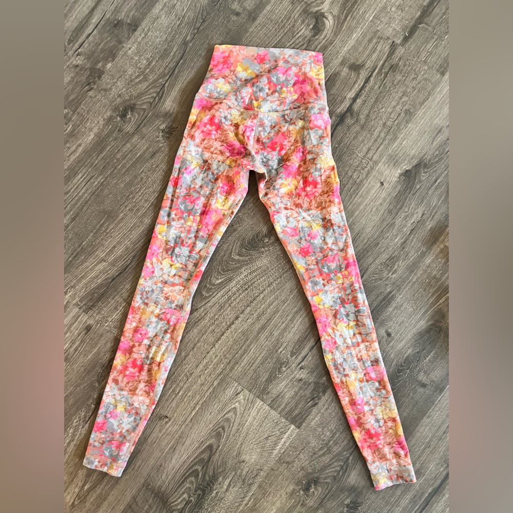 Lululemon Leggings Size 2. Pristine Condition.